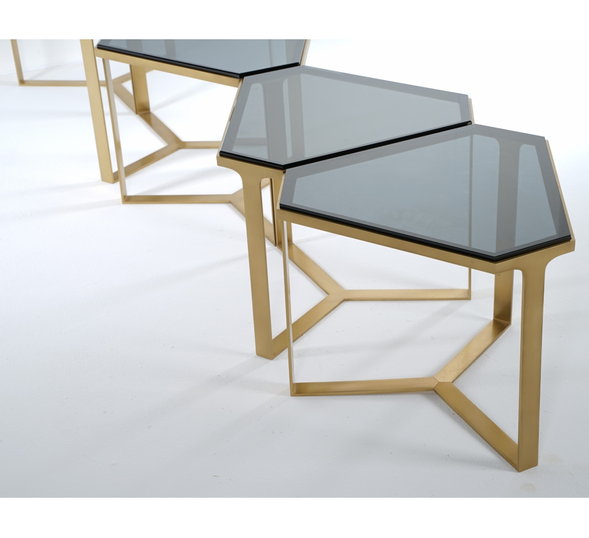 Комплект столиков FORMA Donghia, стоимость 2 200 000 руб.  Фотография 2